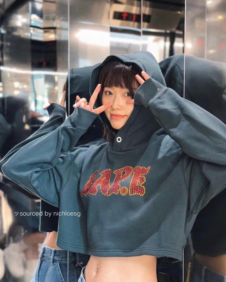 BAPE CRYSTAL STONE BAPE CROPPED PULLOVER HOODIE