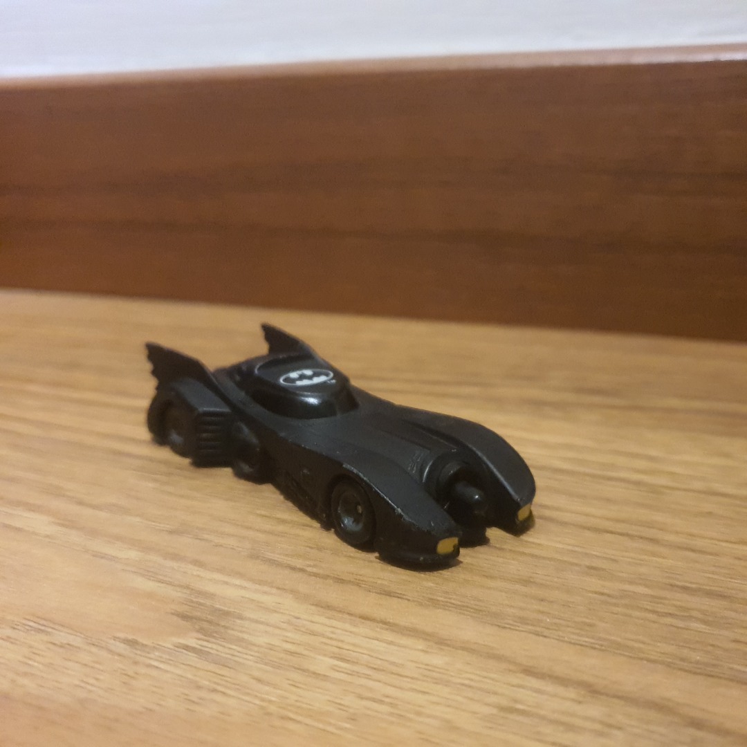 Batman returns store batmobile toy