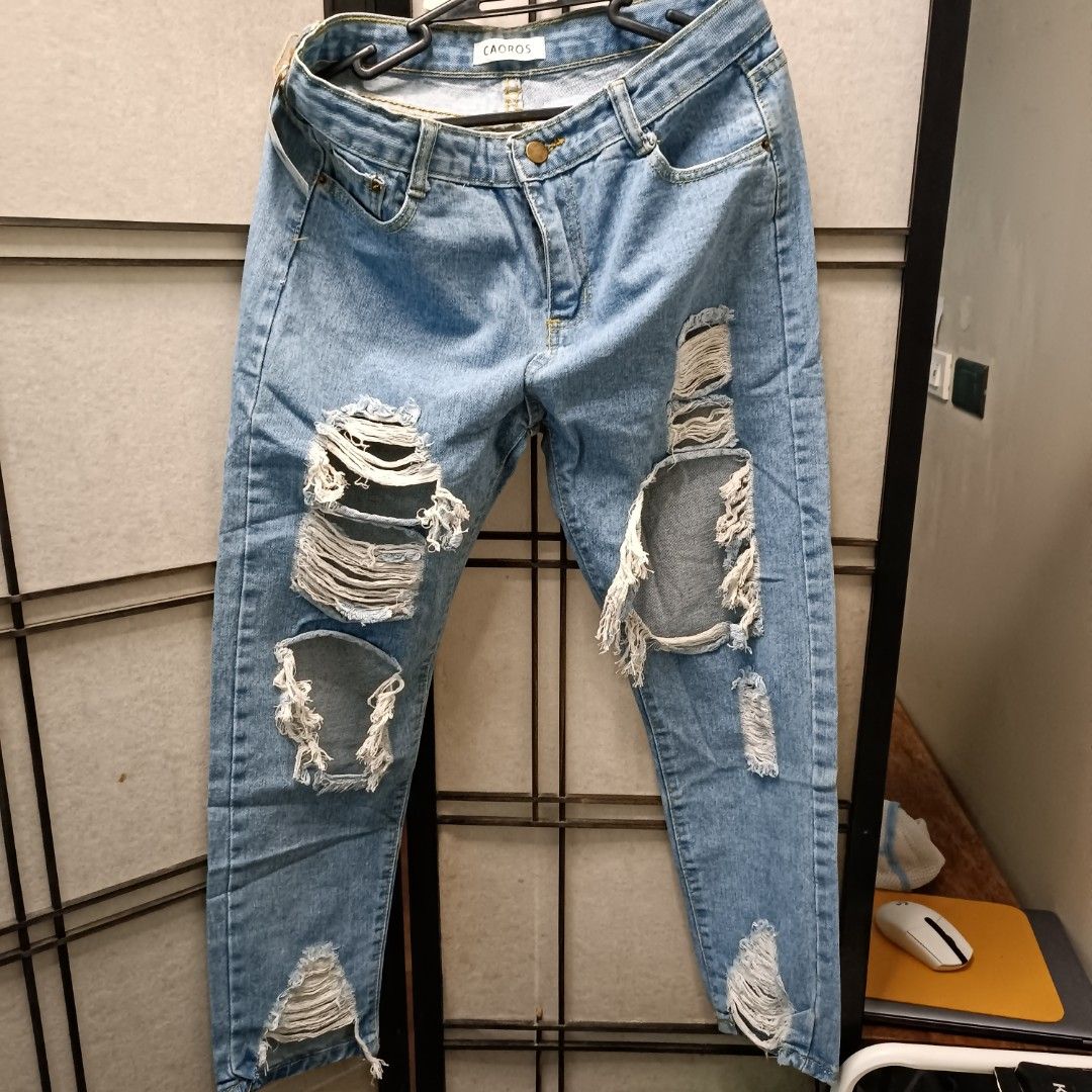 BNWT Caoros Ripped Jeans (Category: Jeans) located in Minglanilla. Submitted by labelsforlessph (Listing ID 1244451719, Image 2). Description: Brand New with Tag Fits 27-28 inches waistline.