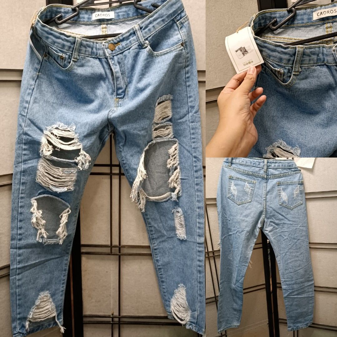 BNWT Caoros Ripped Jeans (Category: Jeans) located in Minglanilla. Submitted by labelsforlessph (Listing ID 1244451719, Image 1). Description: Brand New with Tag Fits 27-28 inches waistline.