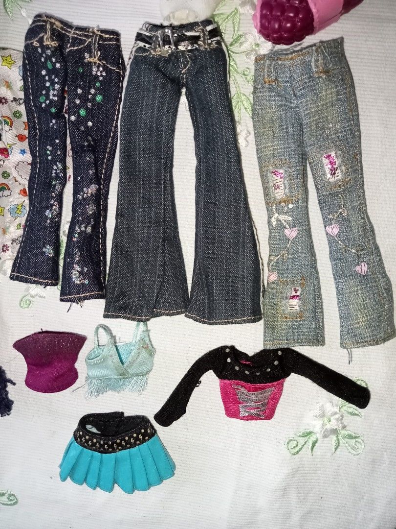 Bratz clothes & shoes, Hobbies & Toys, Toys & Games on Carousell