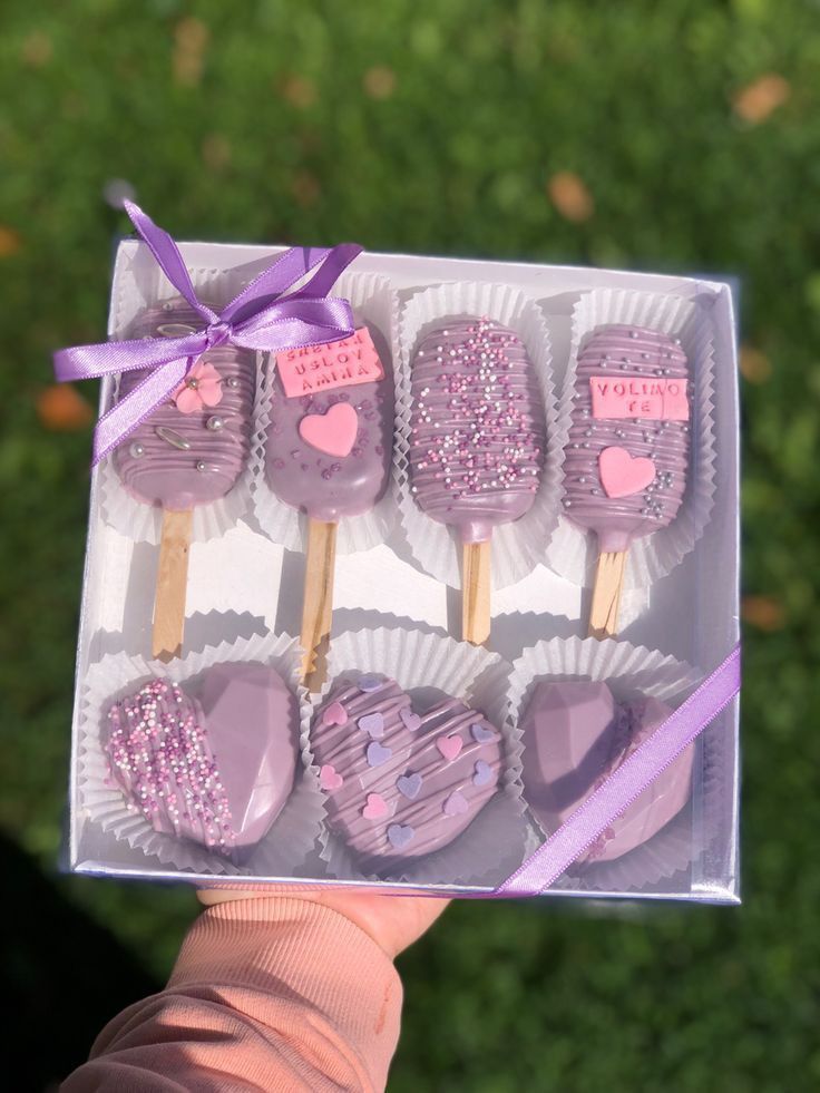 Cakesicles, Announcements on Carousell