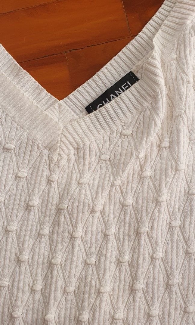 Chanel knitted blouse (Category: Blouses) located in Cebu City. Submitted by beebums (Listing ID 1244288698, Image 3). Description: .
