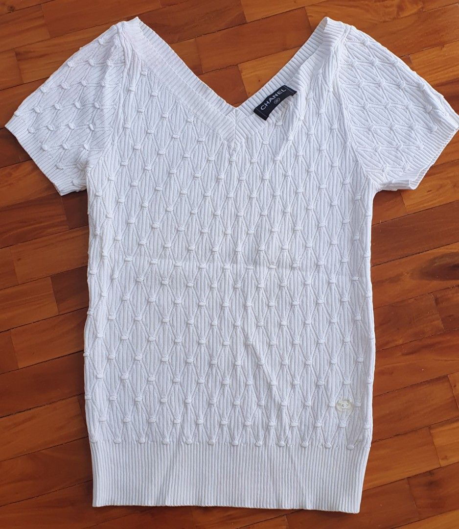 Chanel knitted blouse (Category: Blouses) located in Cebu City. Submitted by beebums (Listing ID 1244288698, Image 1). Description: .