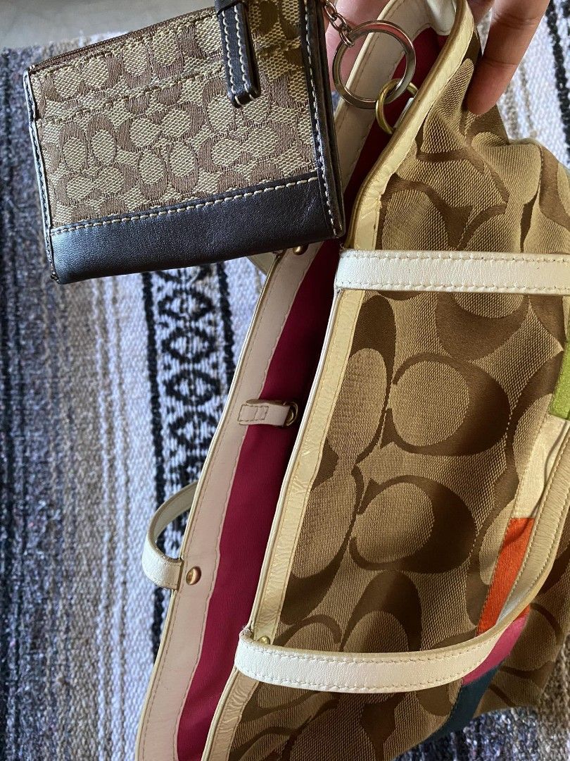 Coach Tote Bag (Category: Luxury Bags & Wallets) located in Santa Cruz, Pampanga. Submitted by mjsaliva.25 (Listing ID 1244448663, Image 3). Description: Selling my Authentic Tote Bag Coach see pictures well used include already SF.
