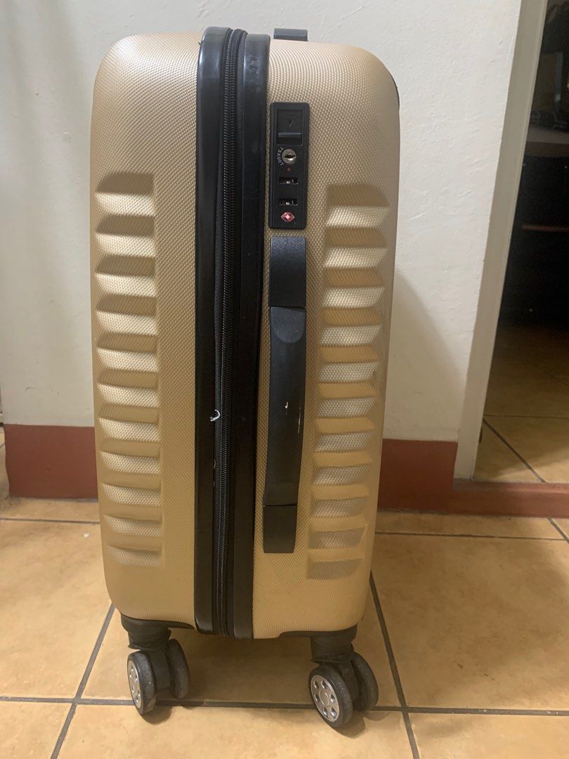 D Kelly luggage, Hobbies & Toys, Travel, Luggage on Carousell