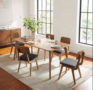 Dining Table in Oak
