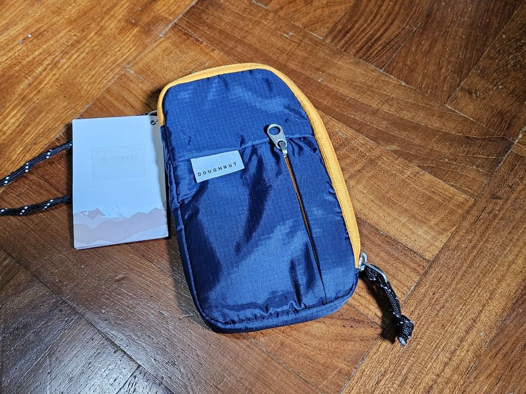 Donut Travel Pouch (Faulty Zipper), Men's Fashion, Bags, Belt bags ...