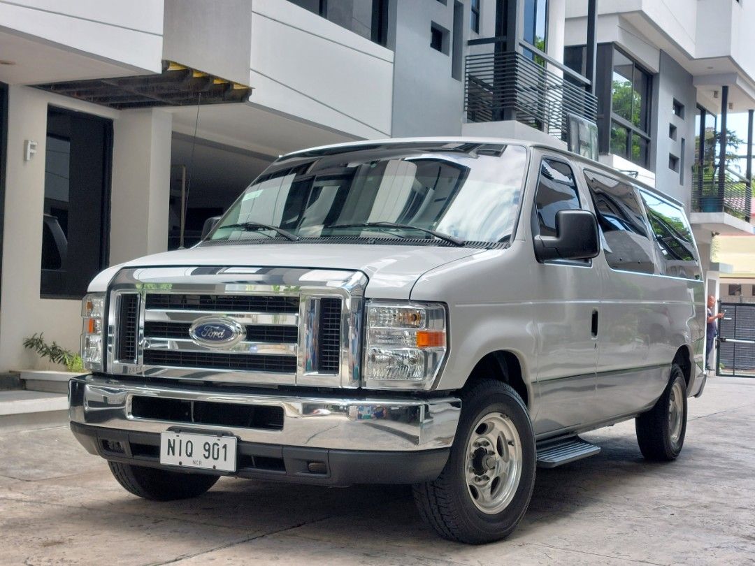 2011 ford e150 passenger van top