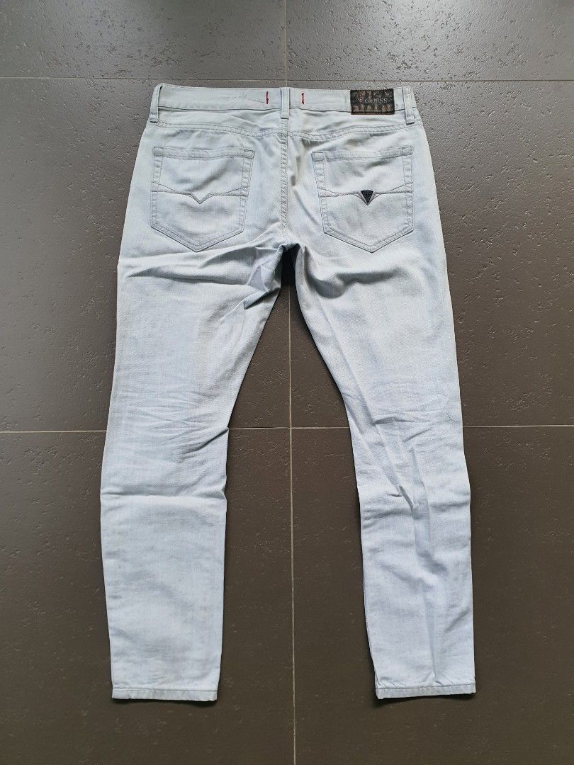 Guess Ultra Slim Denim Jeans (Category: Jeans) located in Muntinlupa City. Submitted by kdoe369 (Listing ID 1244425561, Image 2). Description: Guess Ultra Slim Denim Jeans Color: Vintage Antique White Cement Waist 34 See pics for dimes Yellow on thigh area, no other issues 500.