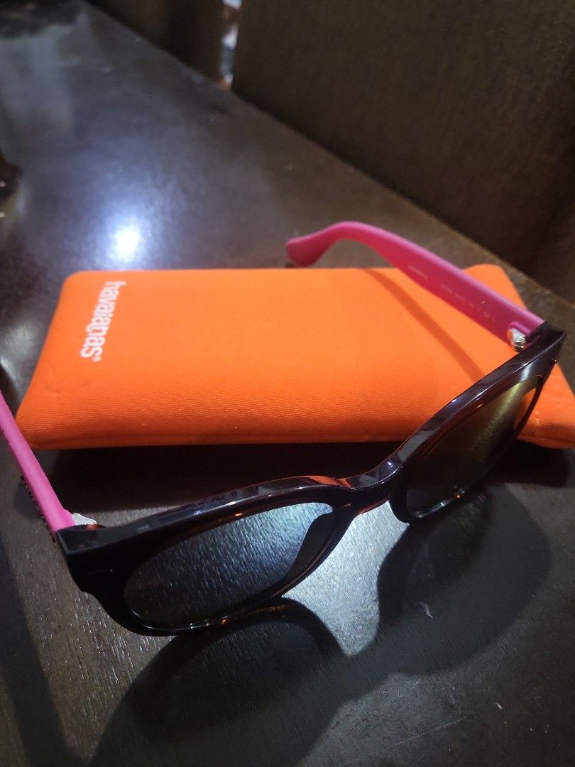 Havaianas Sunglass (Category: Sunglasses & Eyewear) located in Quezon City. Submitted by mihoho13 (Listing ID 1244417971, Image 3). Description: .