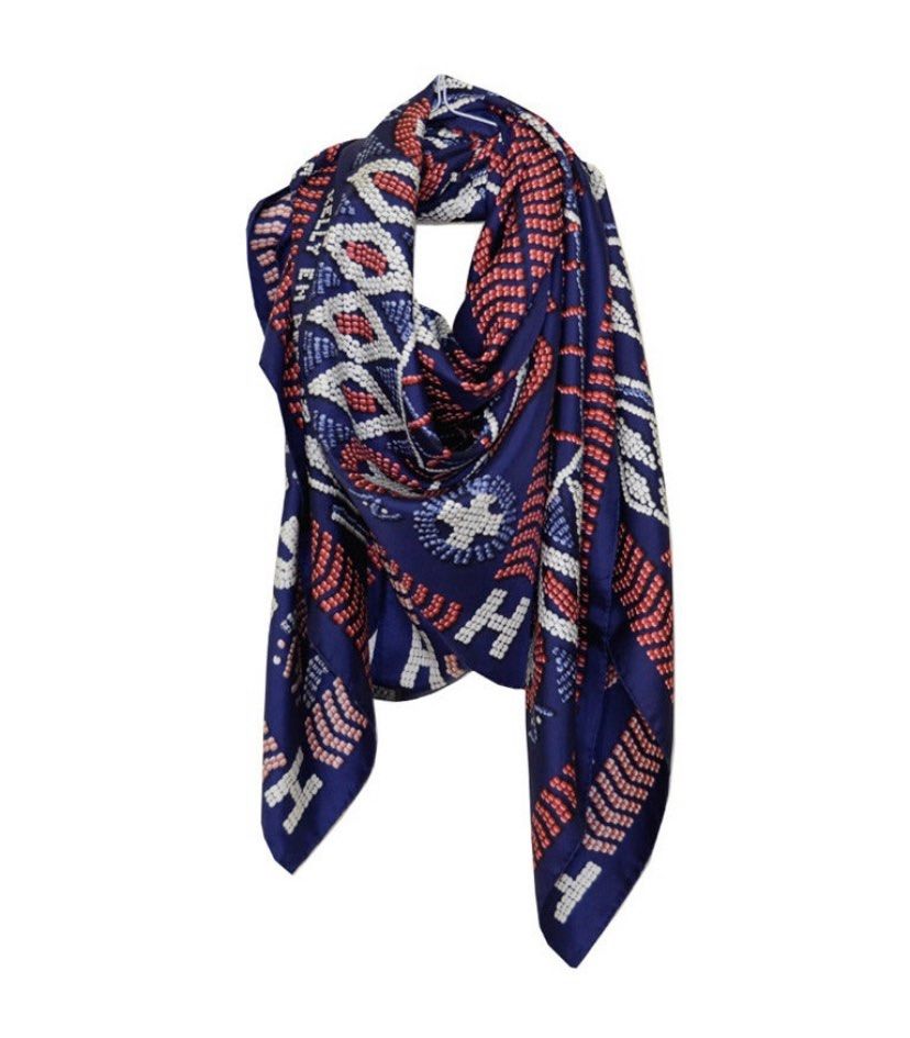 Hermes Scarf 70 Kelly en Perles Bleu, Women's Fashion, Watches
