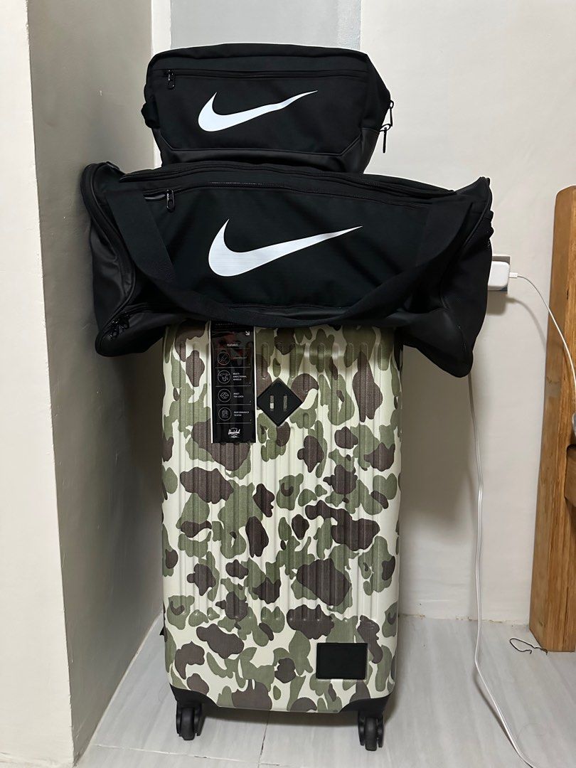 Herschel Camo Luggage Medium, Men's Fashion, Tops & Sets, Tshirts