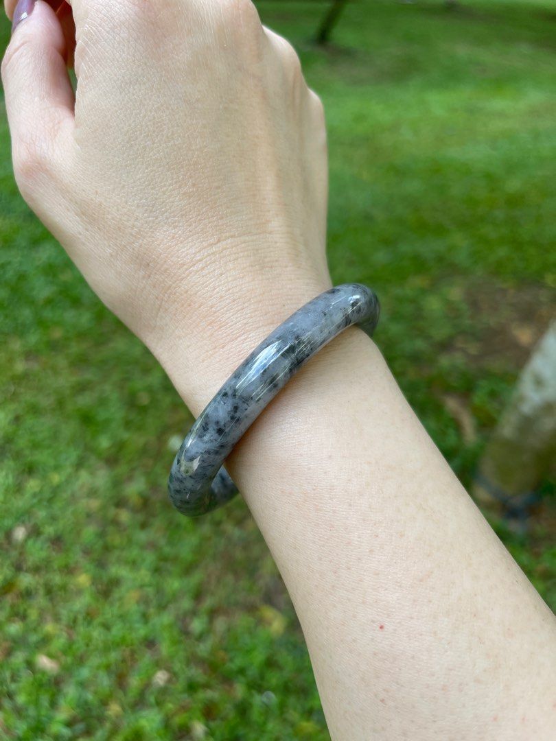 Grey jade bangle store
