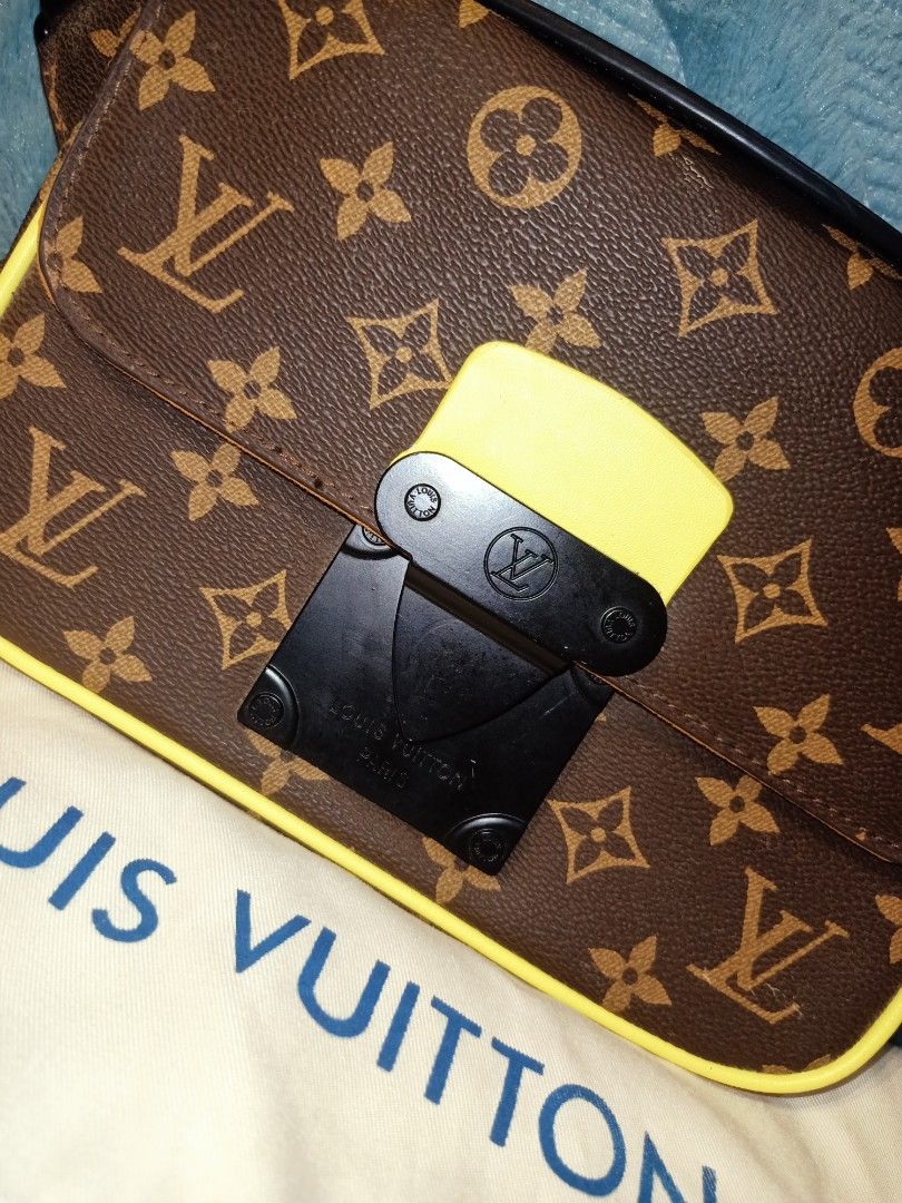 Japan Preloved Lv Belt Bag (Category: Luxury Bags & Wallets) located in Cebu City. Submitted by day.98 (Listing ID 1244402045, Image 3). Description: selected from japan surplus genuine leather coded with dust bag no flaws.