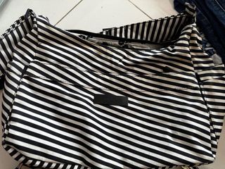 (Category: ) located in . Submitted by eunice_yeoly (Listing ID 1244319385, Image 1). Description: .