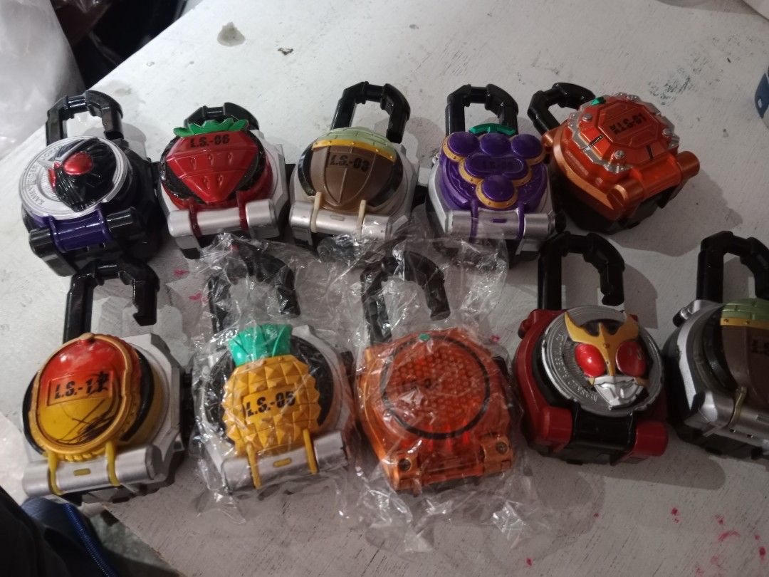 Kamen rider accessories (Category: Action & Battle Toys) located in Silang. Submitted by mel_jb88 (Listing ID 1244403641, Image 1). Description: used Good condition kamen rider for take all.