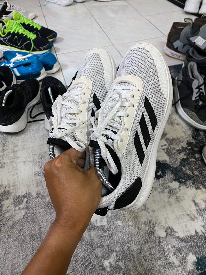 Kasut volleyball adidas 2025