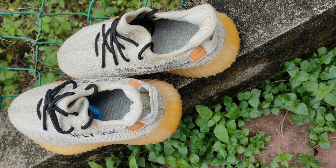 Off white x yeezy boost 350 v2 2025