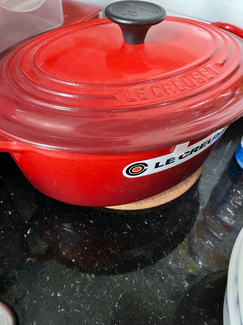Le Creuset 100%全新鑄鐵深炒鍋(23 cm), 傢俬＆家居, 廚具和餐具