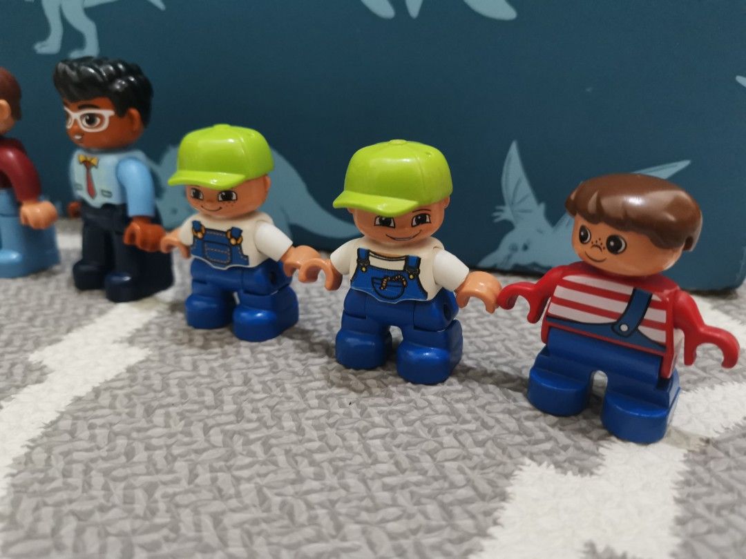 Duplo figurines store