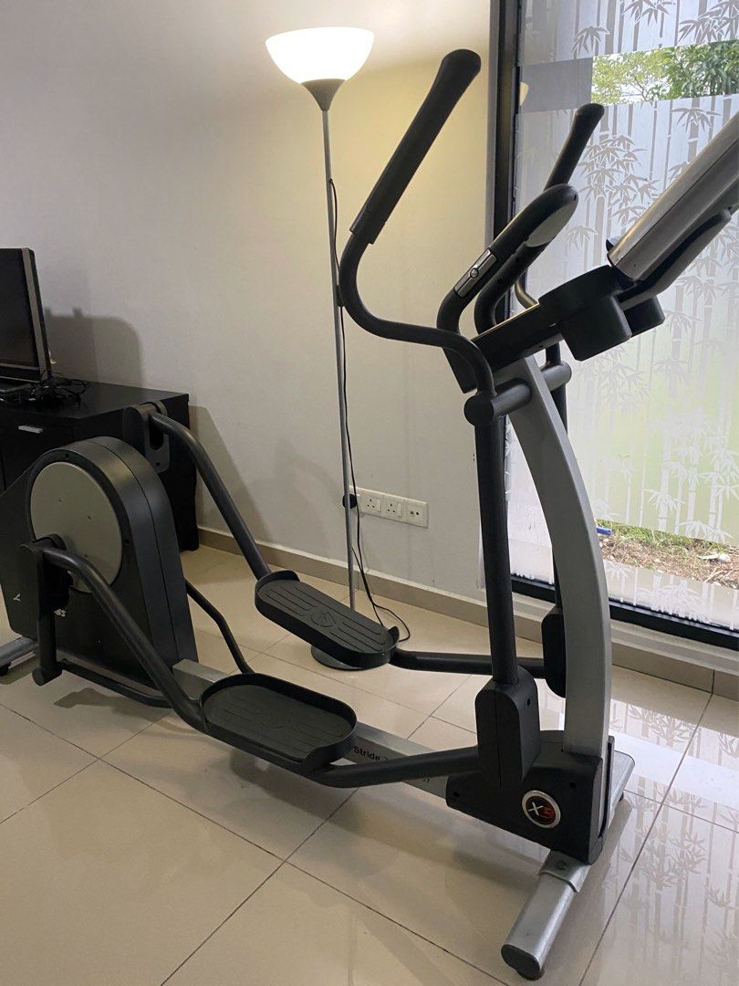 Life Fitness X3 Elliptical Cross Trainer with Advanced Workout Console gym workout