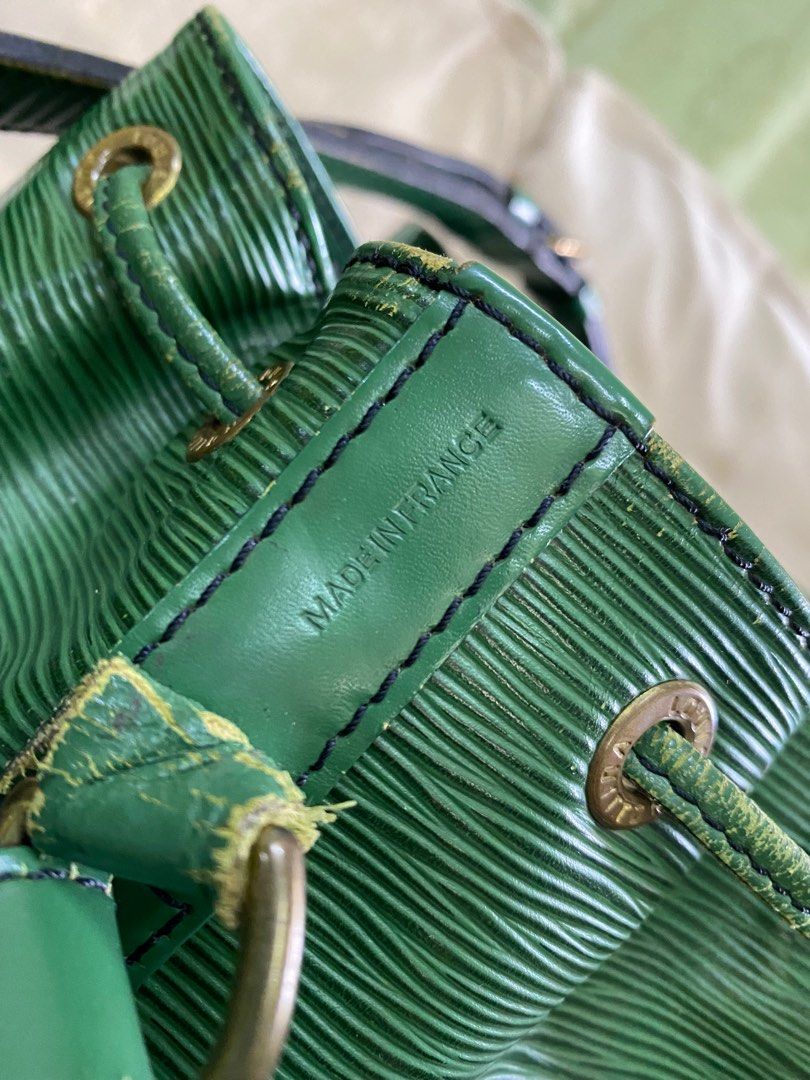 LOUIS VUITTON Noe Large Green Epi Leather Vintage Shoulder Bag