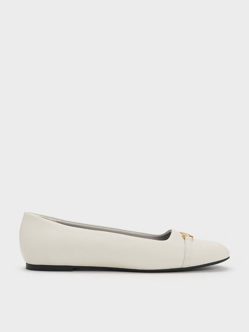White colour top flat shoes