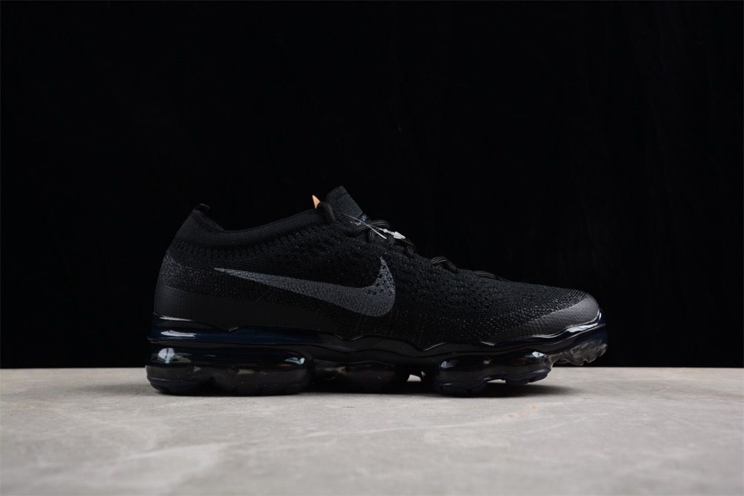 New vapormax black on sale