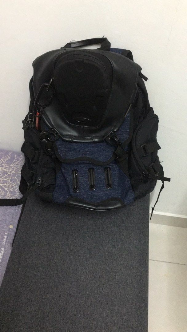 Oakley bathroom best sale sink lx backpack