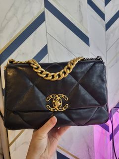 One day Promo $8990! Chanel Classic Medium Flap, Luxury, Bags & Wallets on  Carousell