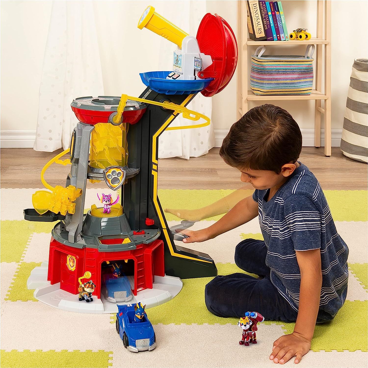 Paw Patrol & Friends Mighty Lookout Tower with 4 Exclusive Bonus Action ...