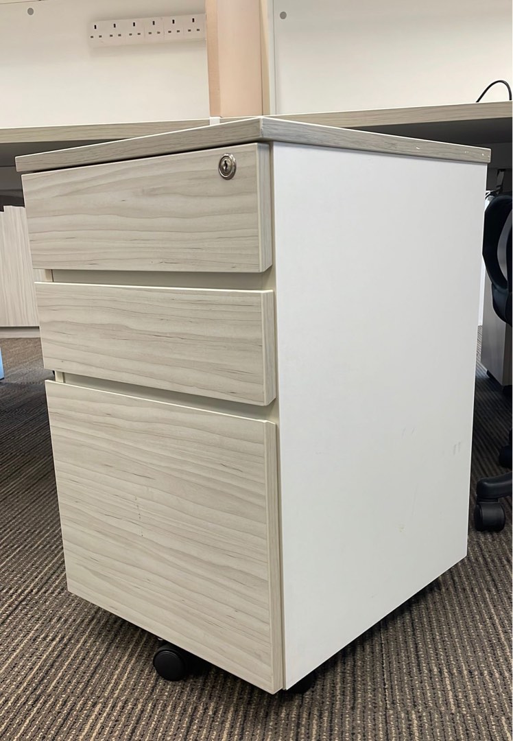 Pedestal/drawers, Furniture & Home Living, Furniture, Shelves,