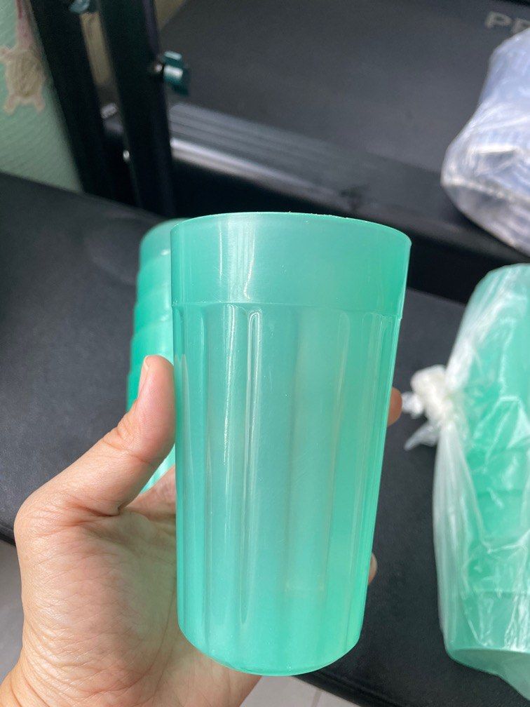 Plastic cups, Furniture & Home Living, Kitchenware & Tableware, Other