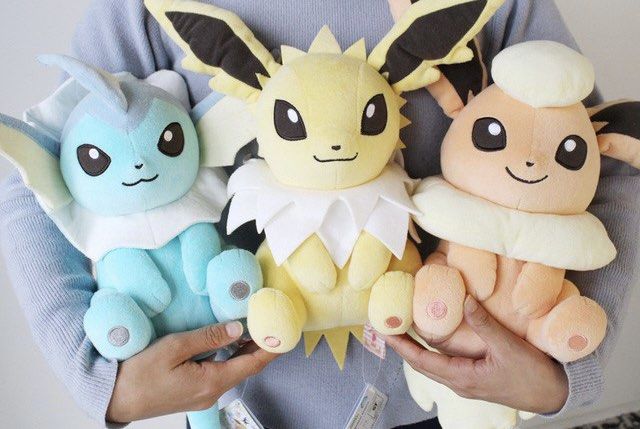 Peluche Pokémon Eevee Soft Hug Series - Vaporeon, Évolition, Flareon - Neuve
