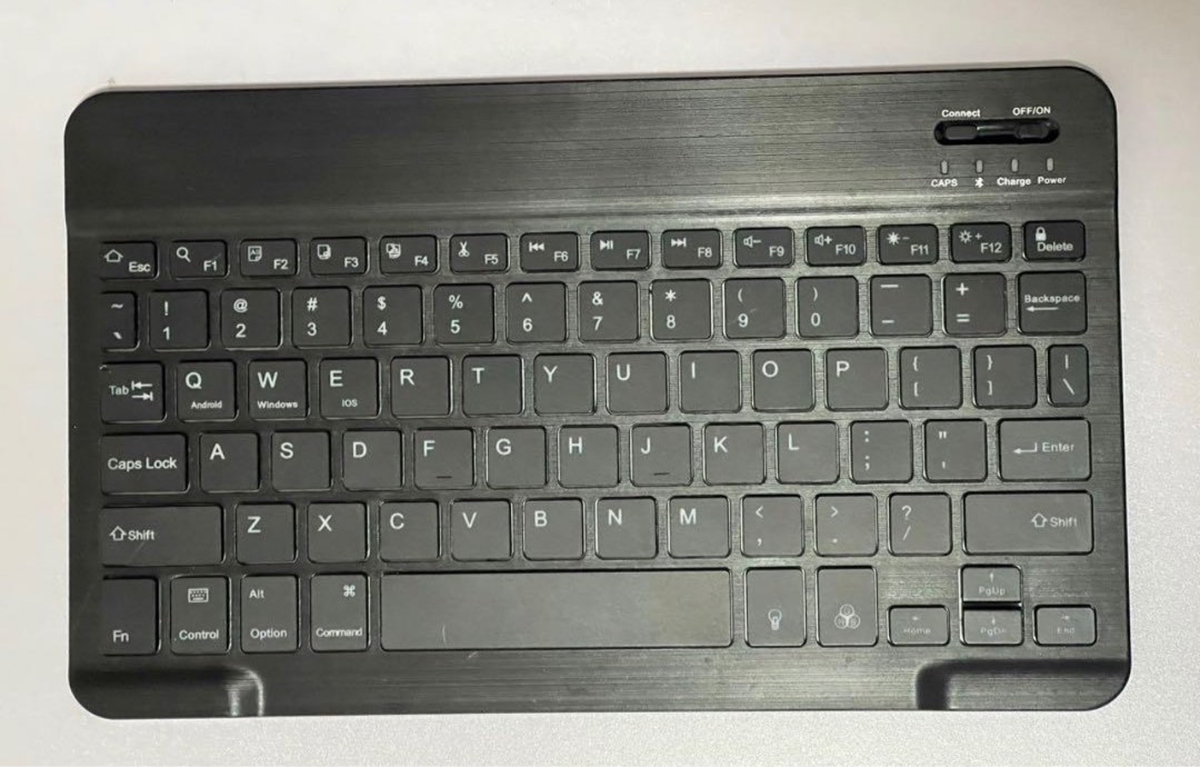 Portable Bluetooth keyboard with backlight for tablet with buildin