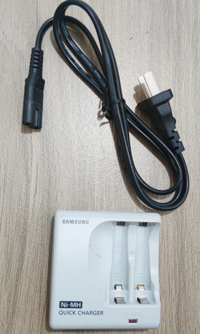 Samsung quick charger (Category: Chargers) located in Cavite. Submitted by Combiishop (Listing ID 1244299071, Image 1). Description: cord at charger lang po to hindi kasama ang battery.