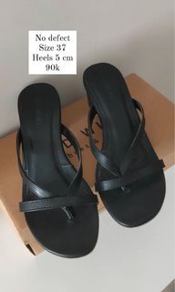 Sandal heels 5 cm hitam black