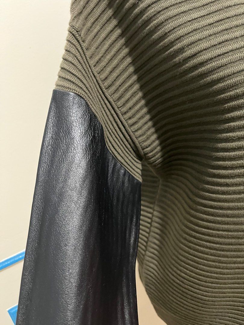 Sandro Top (Category: Others Tops) located in Santa Ana. Submitted by sharekyle (Listing ID 1244301287, Image 2). Description: .