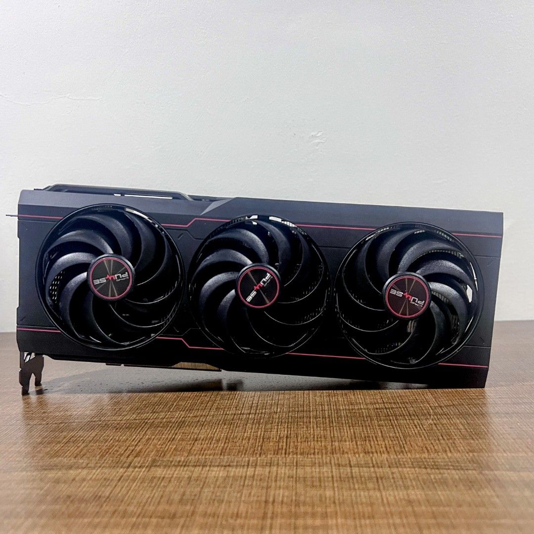 SAPPHIRE PULSE RX 6800 Warranty 3 Months + Simple Box, Computers