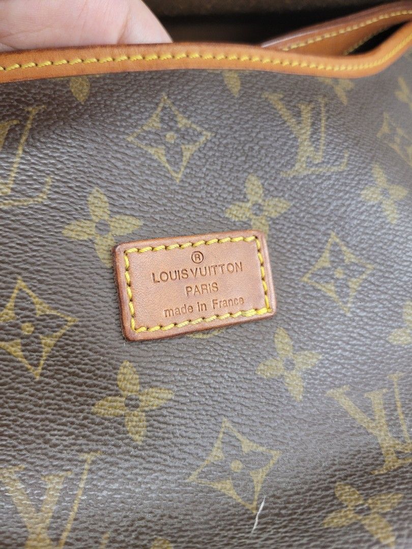 Saumur Lv sling (Category: Luxury Bags & Wallets) located in Antipolo. Submitted by dlolin (Listing ID 1244433031, Image 3). Description: Can pass as authentic See last photo for the price I bought it for..