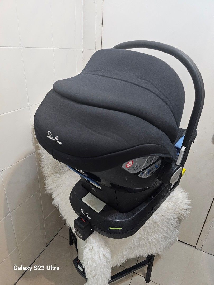 Silver cross carrier with isofix base Babies Kids Going Out