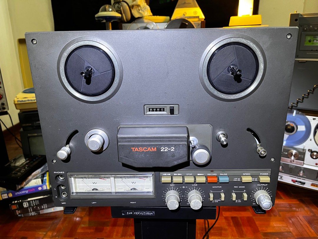 TEAC Tascam Series 22-2, 2 Track Tape Recorder/Reproducer Reel to Reel  Tapedeck Record Player Studio Monitoring