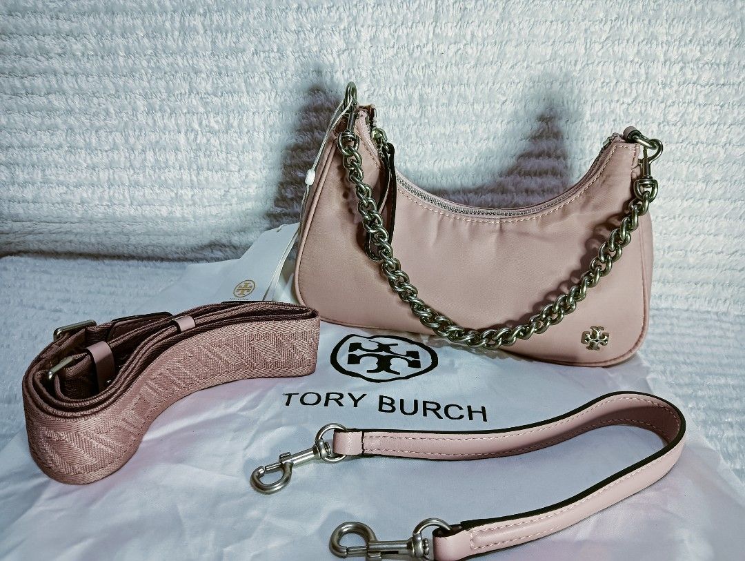 Tory MERCERNYLON (Category: Luxury Bags & Wallets) located in Quezon City. Submitted by geebags (Listing ID 1244400541, Image 2). Description: ORIG U.S TORY BAG TORY MERCER NYLON ✅ 3pcs SLING ✅nylon material ✅ coded with etiketa ✅ chain no faded ✅with orig dust bag it self ✅ no issue inside and out ✅ PWEDE SA MAARTE see pic to appreciate.😍😍 Slightly nego sa sure buyer.
