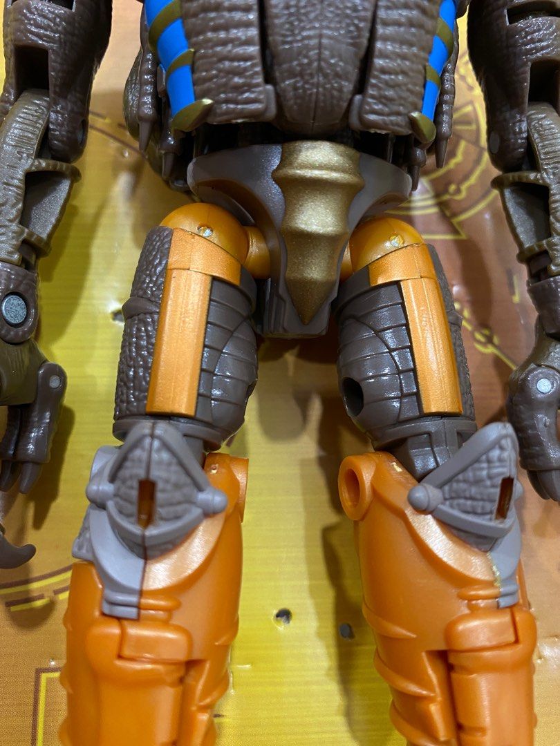 Transformers Kingdom Dinobot Voyager Beast Wars BIB complete, Hobbies