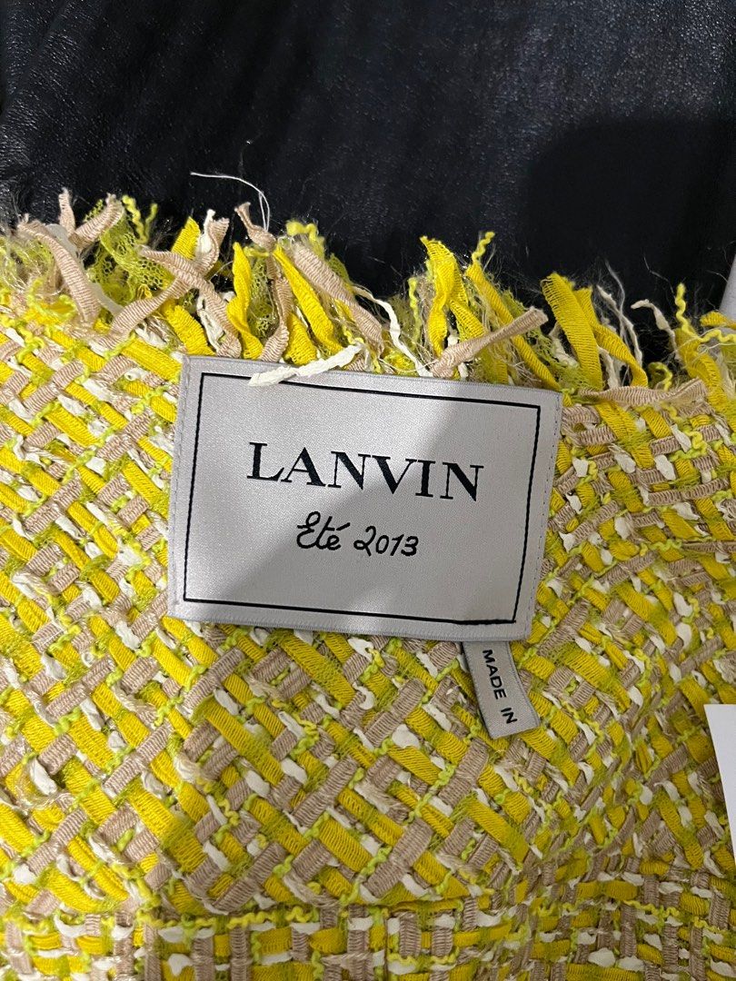 Tweed Jacket in Yellow (Category: Coats, Jackets and Outerwear) located in Santa Ana. Submitted by sharekyle (Listing ID 1244321970, Image 3). Description: .