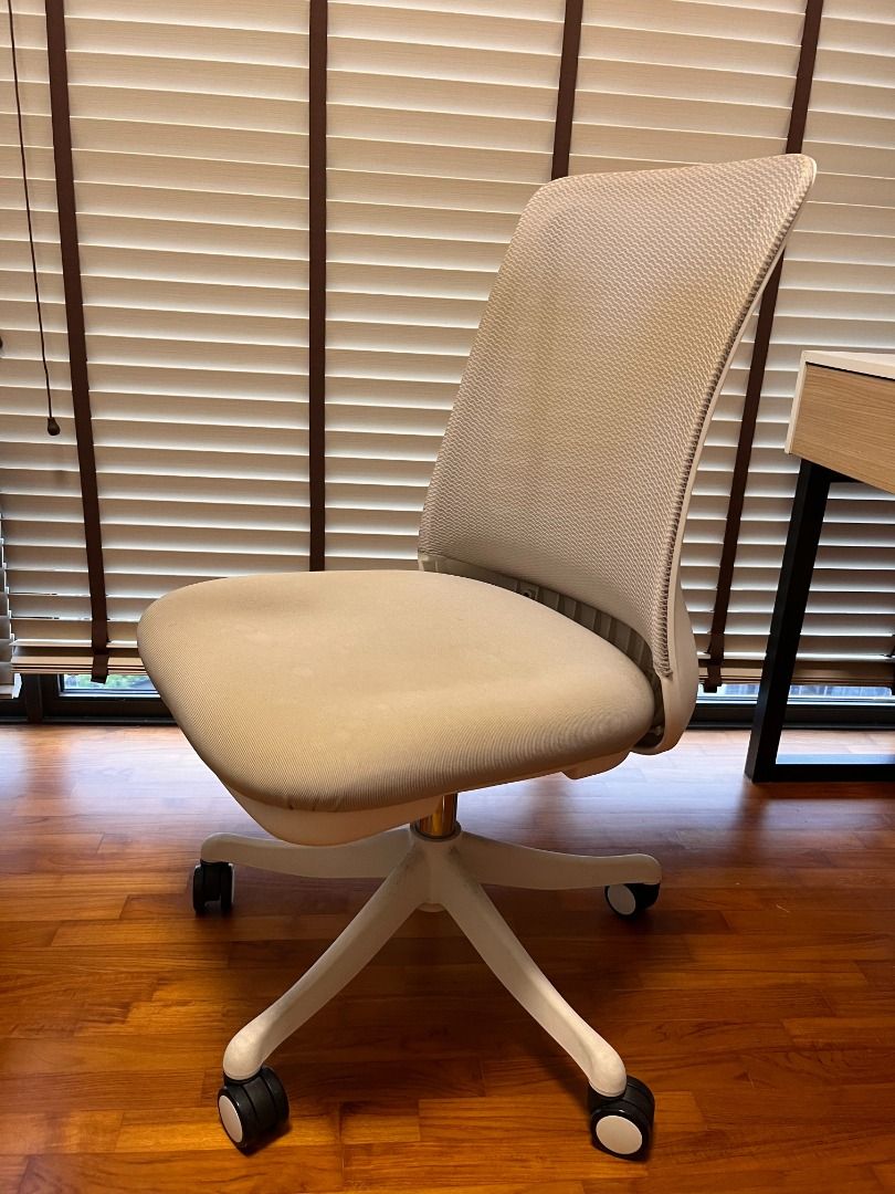 Umd sales ergonomic chair