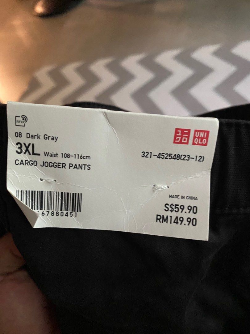 Uniqlo black cargo pants, Men's Fashion, Bottoms, Joggers on Carousell