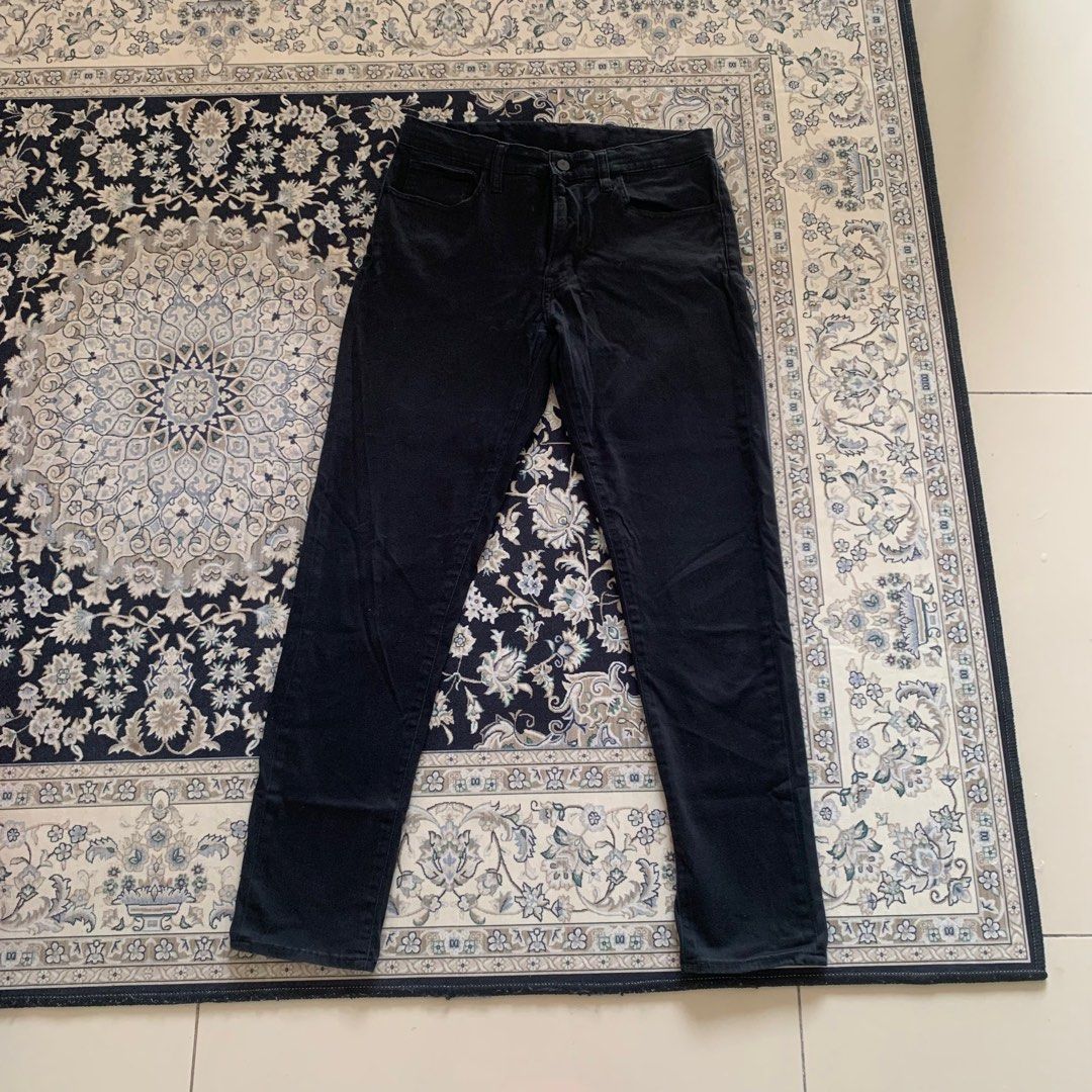 Uniqlo jeans, Men's Fashion, Bottoms, Jeans on Carousell
