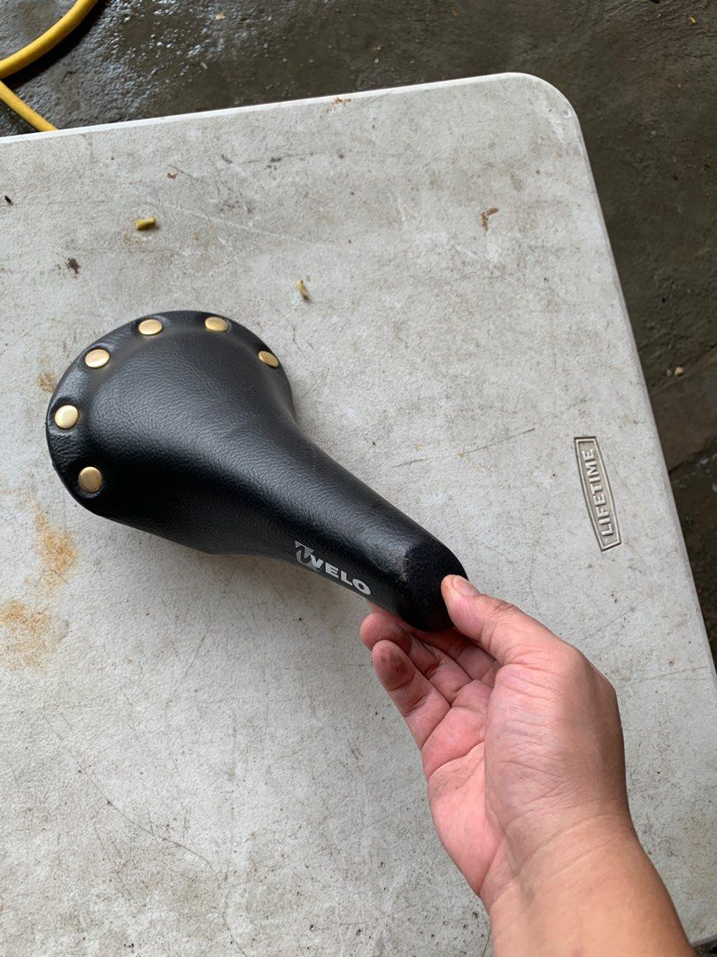 Velo saddle (Category: Bicycles) located in Makati City. Submitted by bodegamnl (Listing ID 1244312717, Image 1). Description: Velo saddle Bought bnew 650pesos Selling it for 400pesos only.
